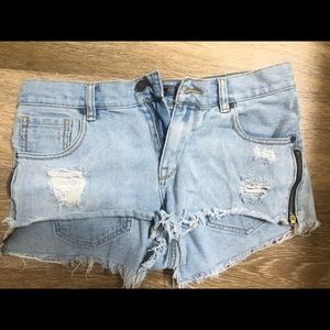 Kendall and Kylie denim shorts size 7